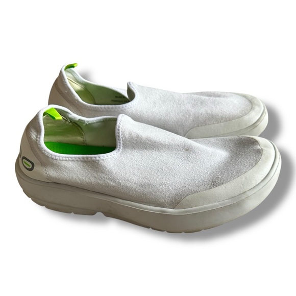 Oofos White OOmg eeZee Canvas Low Casual Walking Comfort Recovery Shoes Size 9 - Picture 1 of 11